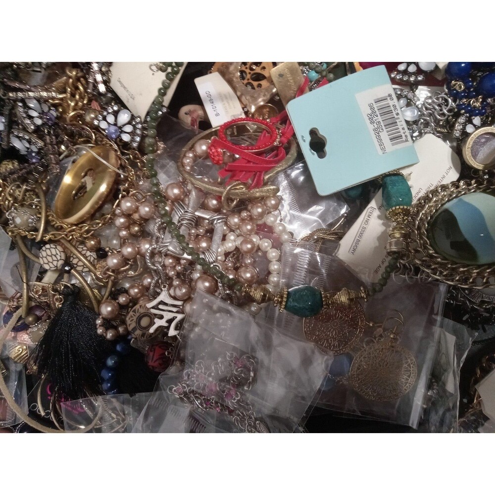 costume jewelry Lot